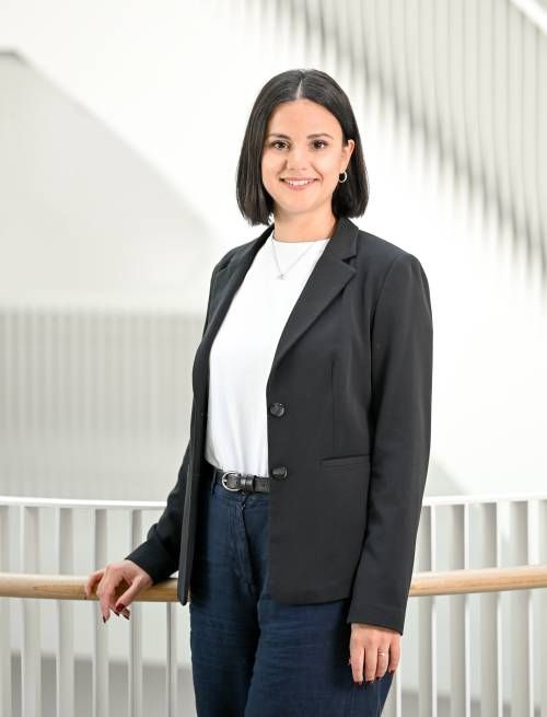 Dr. Lisa Russelli